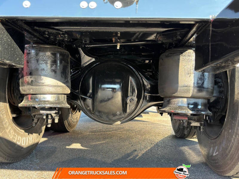 2025 Freightliner Cascadia
