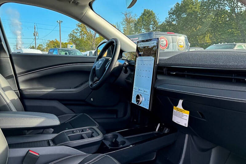 2025 Ford Mustang Mach-E Premium