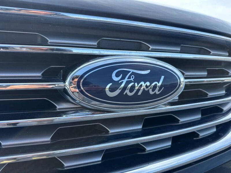 2022 Ford Edge Titanium