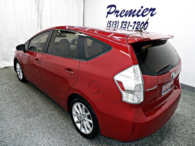 2014 Toyota Prius v Five