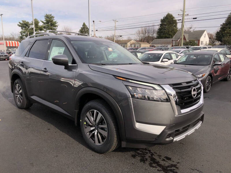 2025 Nissan Pathfinder SL