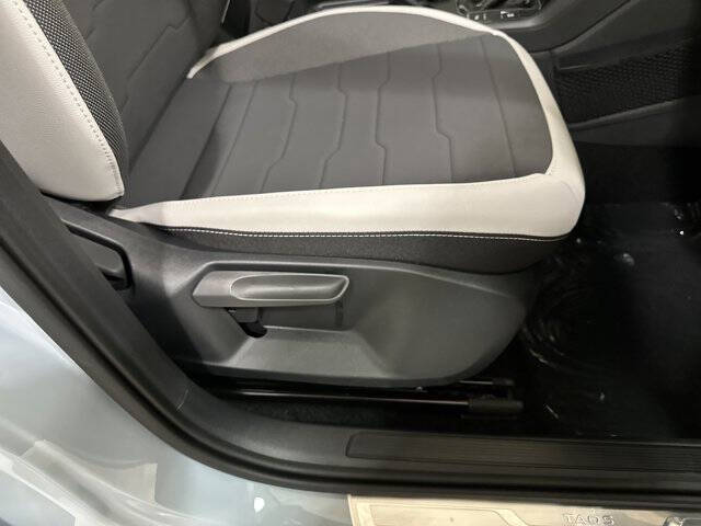 2026 Volkswagen Taos SE 4Motion