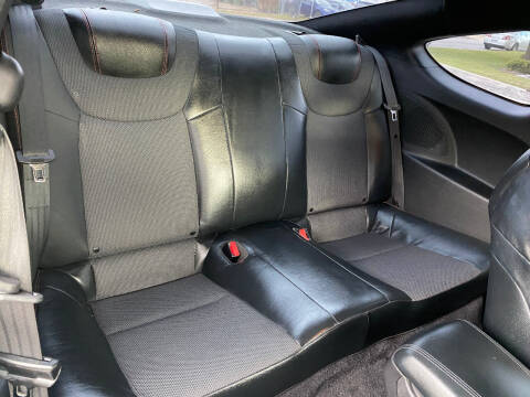 2014 Hyundai Genesis Coupe 2.0T R-Spec