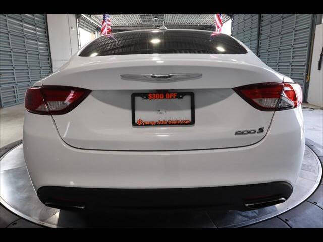 2015 CHRYSLER 200 Sedan - $9,850