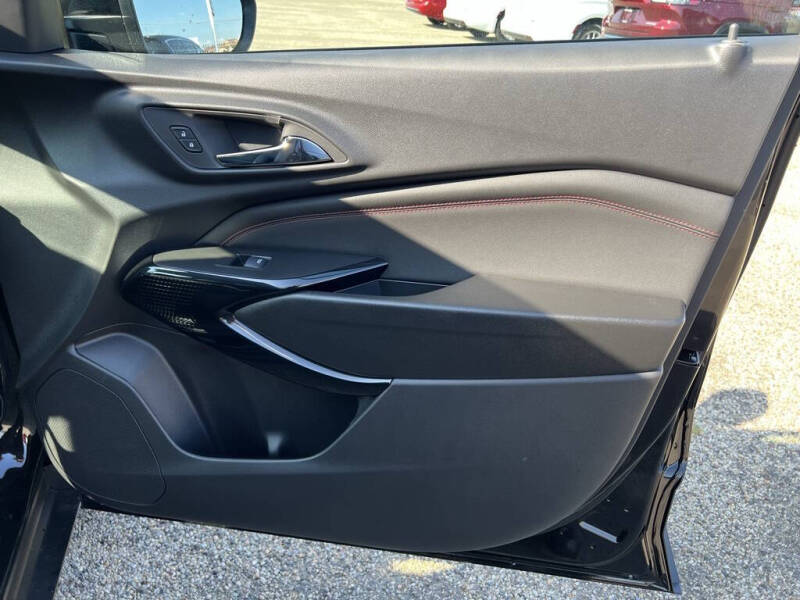 2025 Chevrolet Trax RS