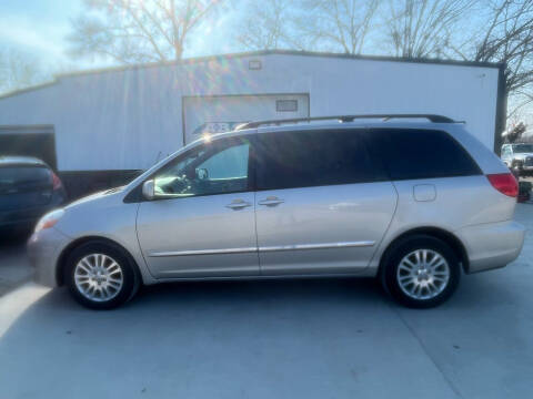 2008 Toyota Sienna for sale at A & B AUTO SALES in Chillicothe MO
