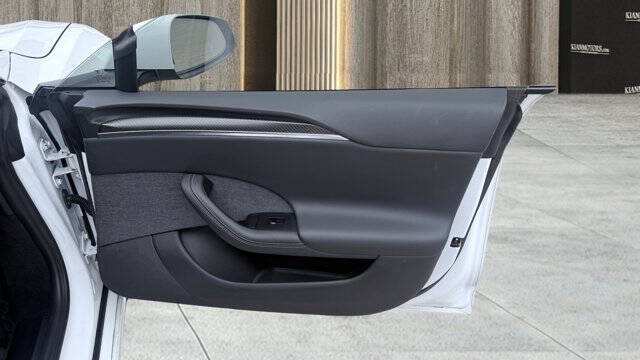 2022 Tesla Model S Plaid