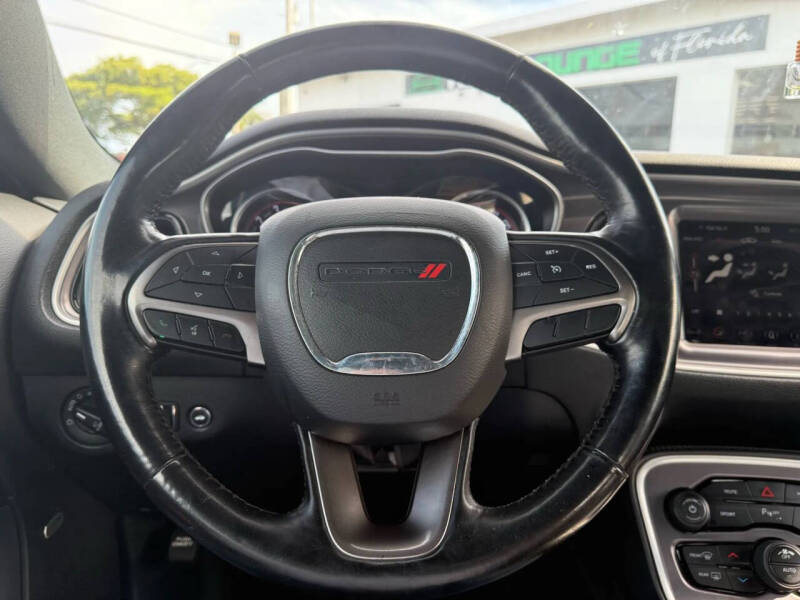 2019 Dodge Challenger SXT