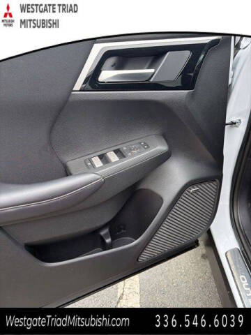 2026 Mitsubishi Outlander ES