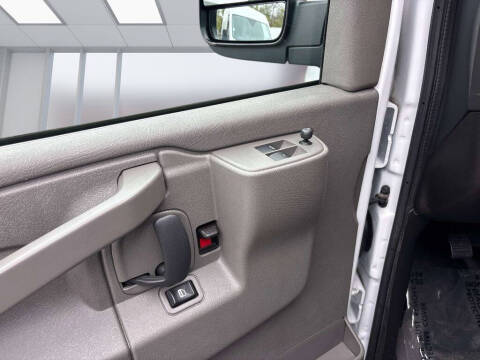 2024 GMC Savana 2500