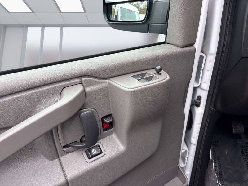 2024 GMC Savana 2500