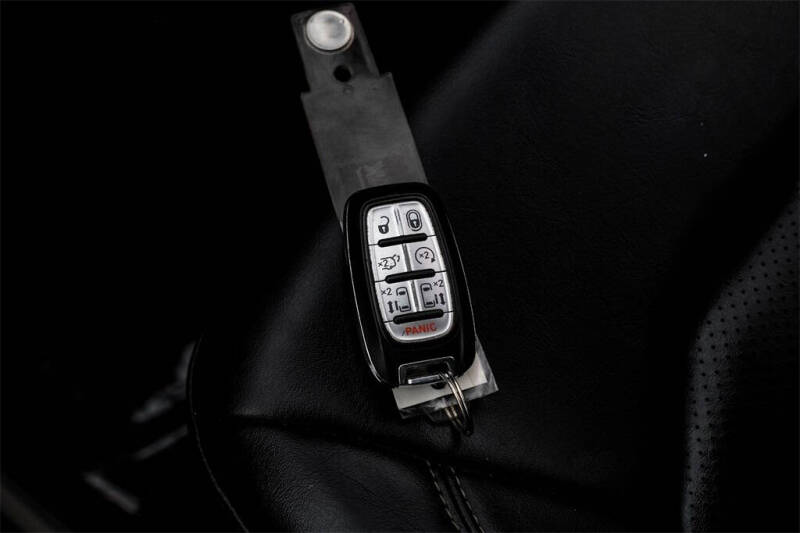 2020 Chrysler Voyager LXi