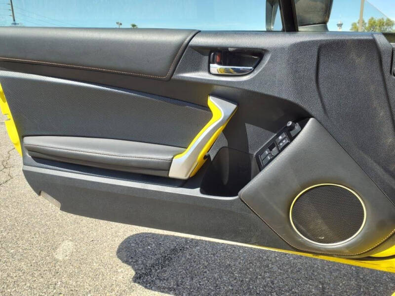 2017 Subaru BRZ Series.Yellow