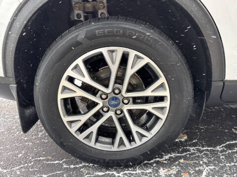 2021 Ford Escape SEL