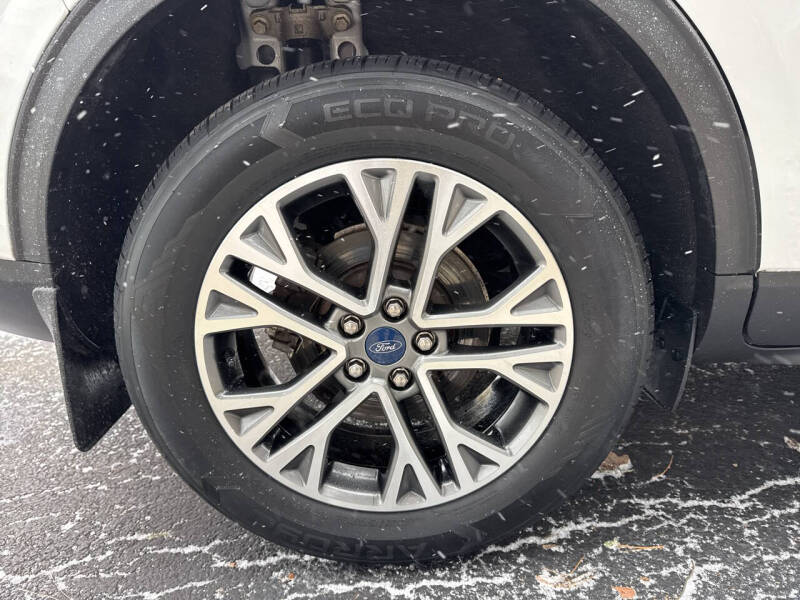 2021 Ford Escape SEL