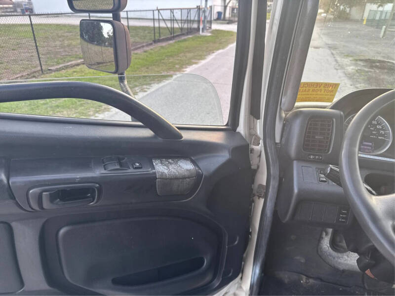 2013 Hino 268