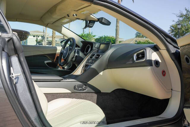 2020 Aston Martin DB11 Volante