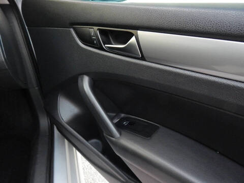 2014 Volkswagen Passat 1.8T Wolfsburg Edition PZEV