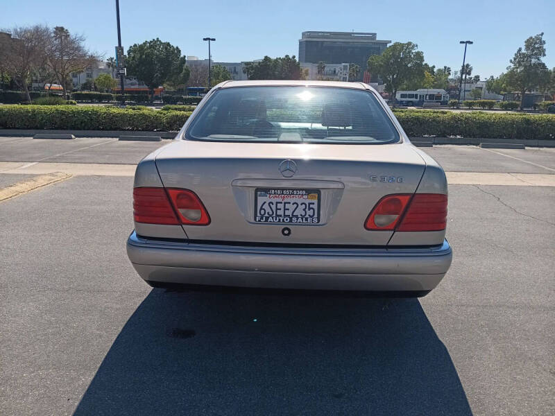 1998 Mercedes-Benz E-Class E 320