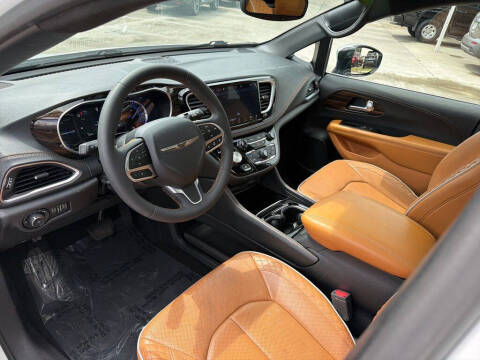 2023 Chrysler Pacifica Plug-In Hybrid Pinnacle