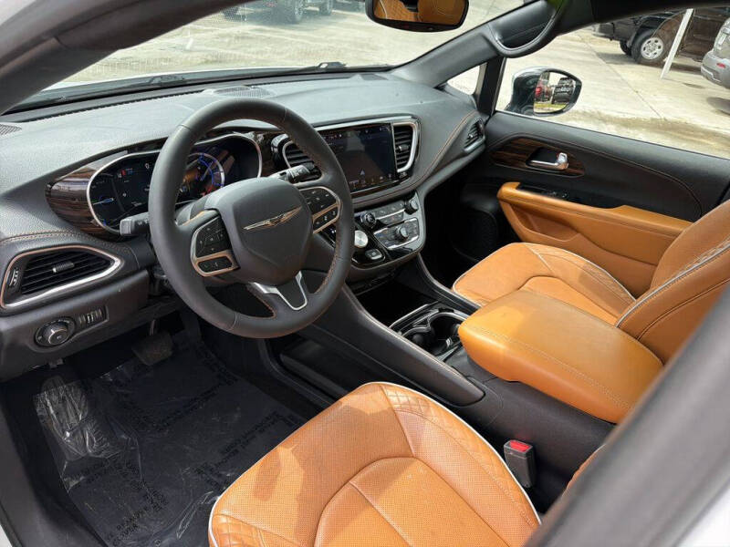 2023 Chrysler Pacifica Plug-In Hybrid Pinnacle