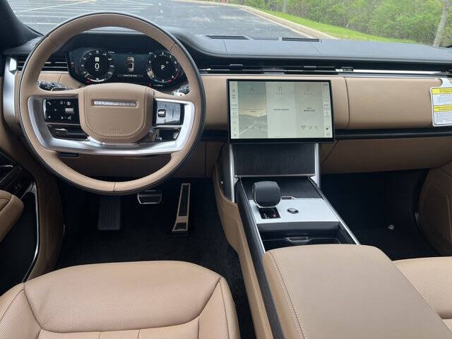 2025 Land Rover Range Rover P530 SE