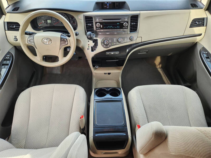 2012 Toyota Sienna