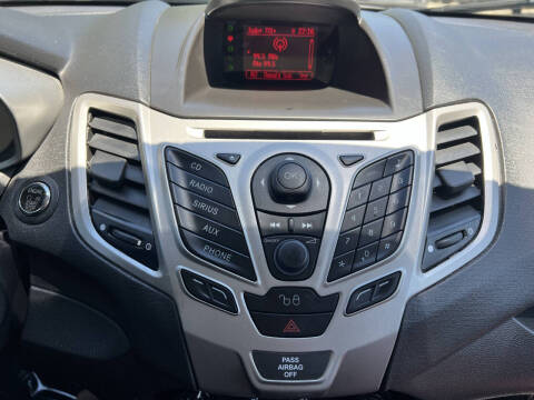2011 Ford Fiesta SES