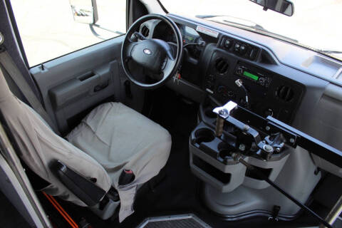 2013 Ford E-Series E-450 SD