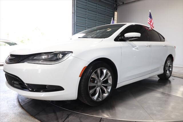 2015 Chrysler 200  - $12,297