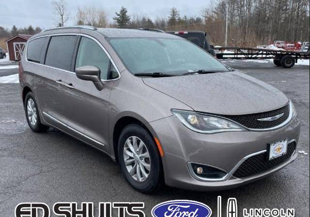 2018 Chrysler Pacifica for sale at Ed Shults Ford Lincoln in Jamestown NY