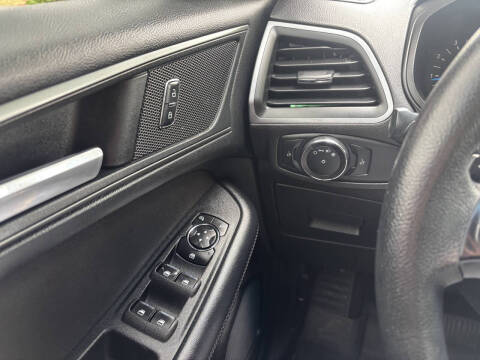 2017 Ford Edge SE