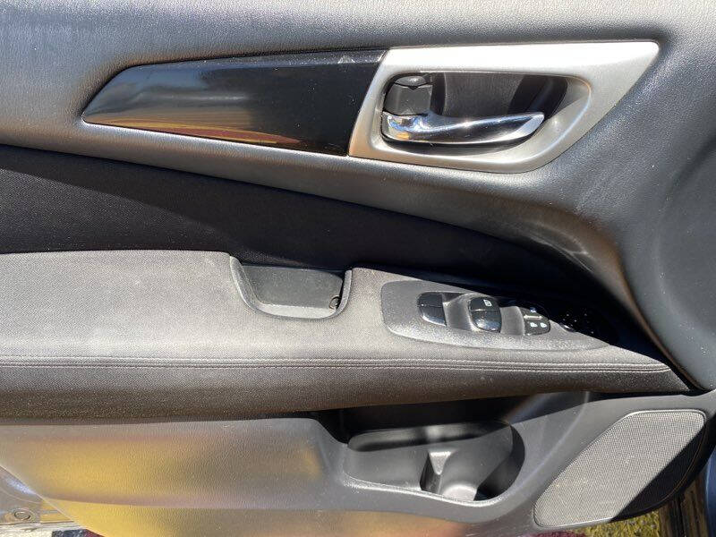 2017 Nissan Pathfinder S