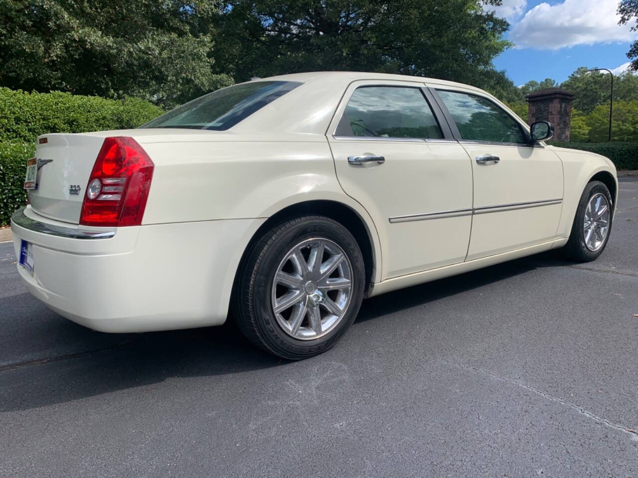 2009 Chrysler 300 for sale at Megamotors JRD in Alpharetta, GA