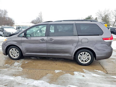 2012 Toyota Sienna XLE 8-Passenger