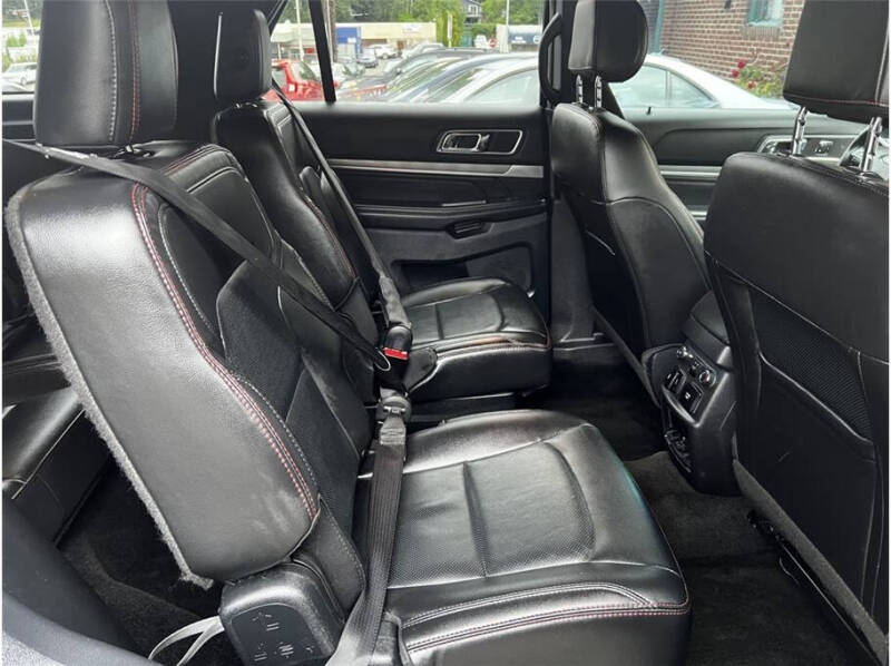 2017 Ford Explorer Sport