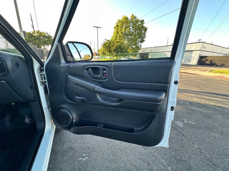 2002 GMC Sonoma SL