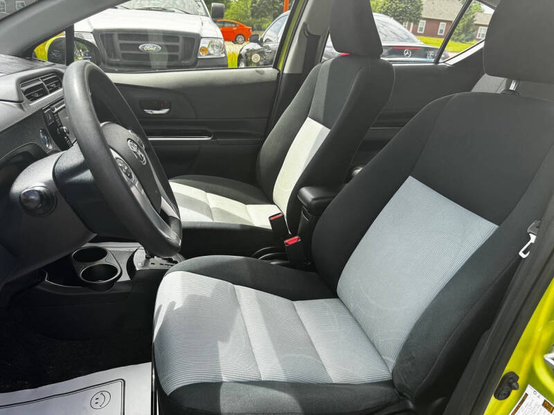 2015 Toyota Prius c Three