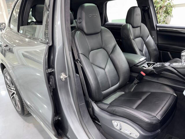 2017 Porsche Cayenne GTS