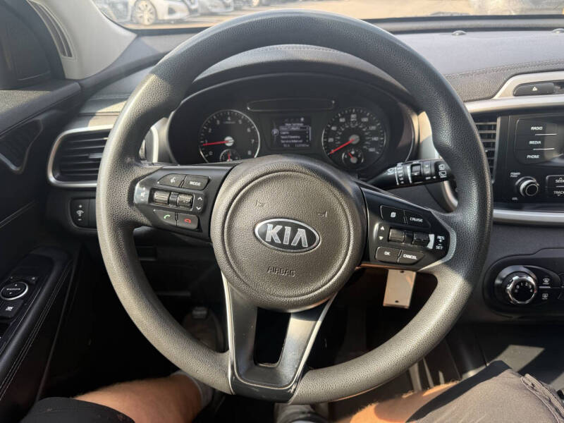 2017 Kia Sorento L