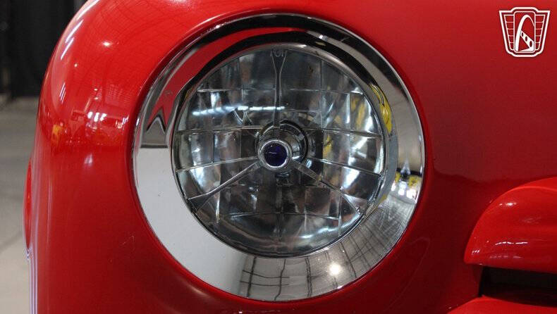1948 Ford Deluxe