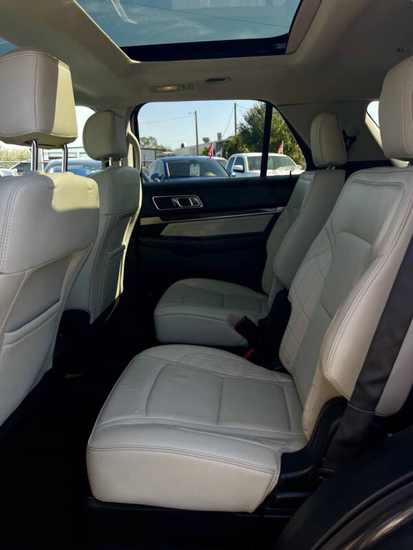 2017 Ford Explorer Platinum