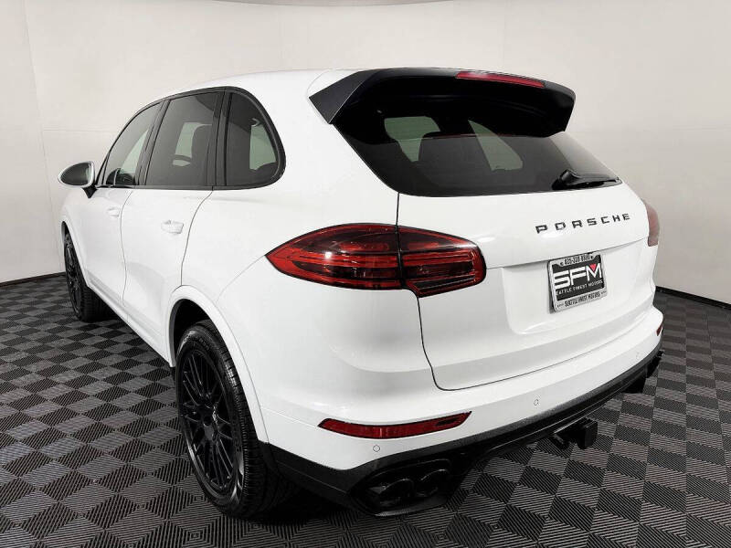 2017 Porsche Cayenne Platinum Edition