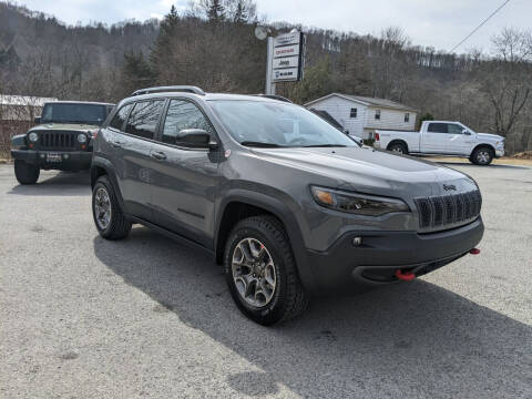 2023 Jeep Cherokee for sale at KUNTZ MOTOR COMPANY INC in Mahaffey PA