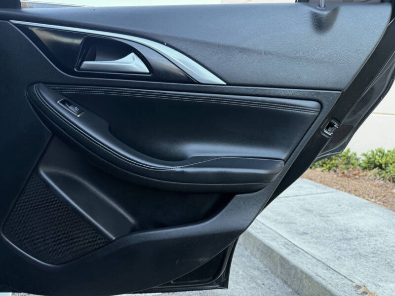 2018 Infiniti QX30 Premium