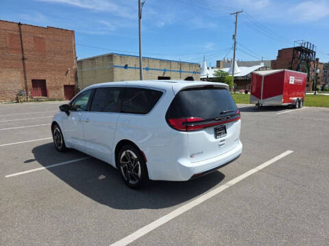 2027 Chrysler Pacifica Limited