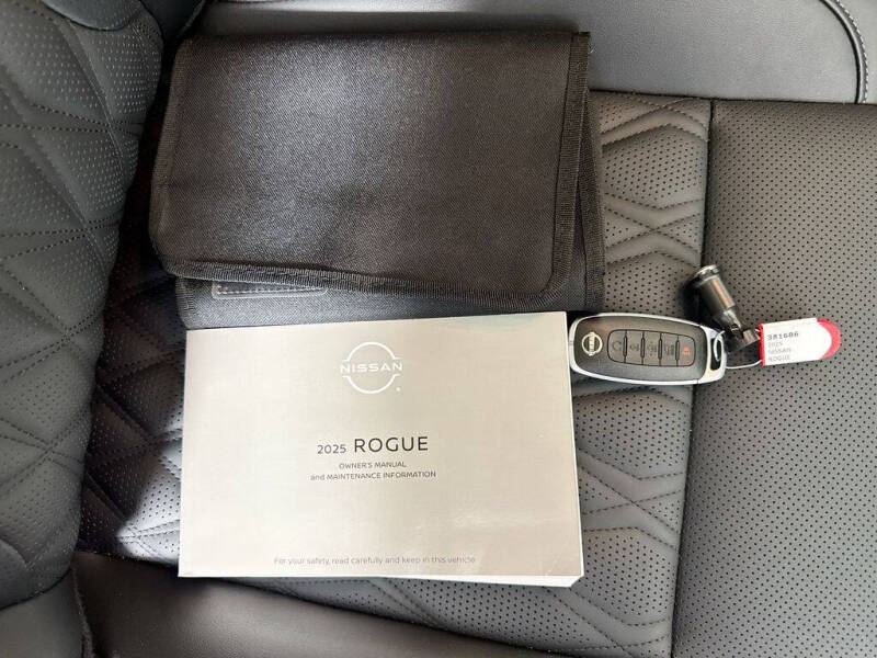 2025 Nissan Rogue Platinum