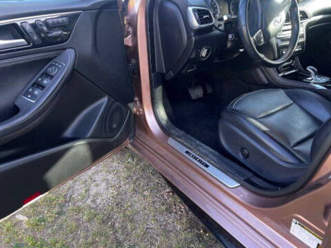 2017 Infiniti QX30 Premium