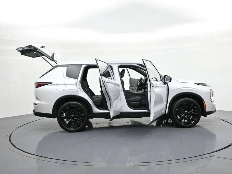 2026 Mitsubishi Outlander LE