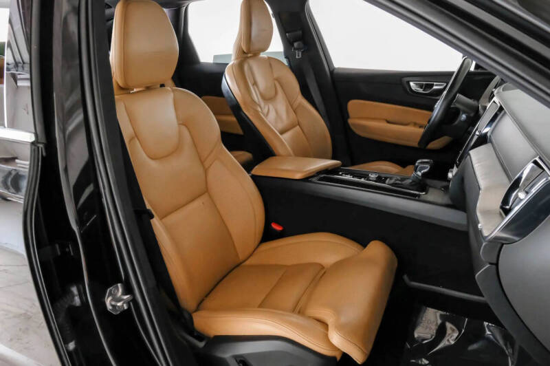 2019 Volvo XC60 T5 Inscription